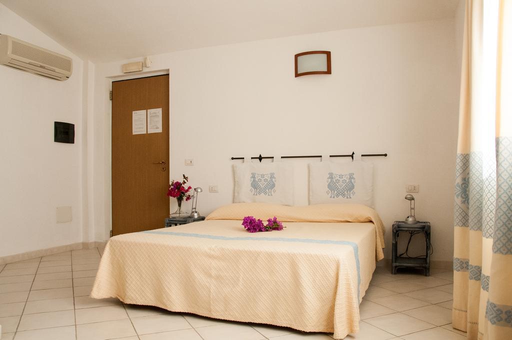 Meta Hotel Santa Teresa Gallura Exterior foto